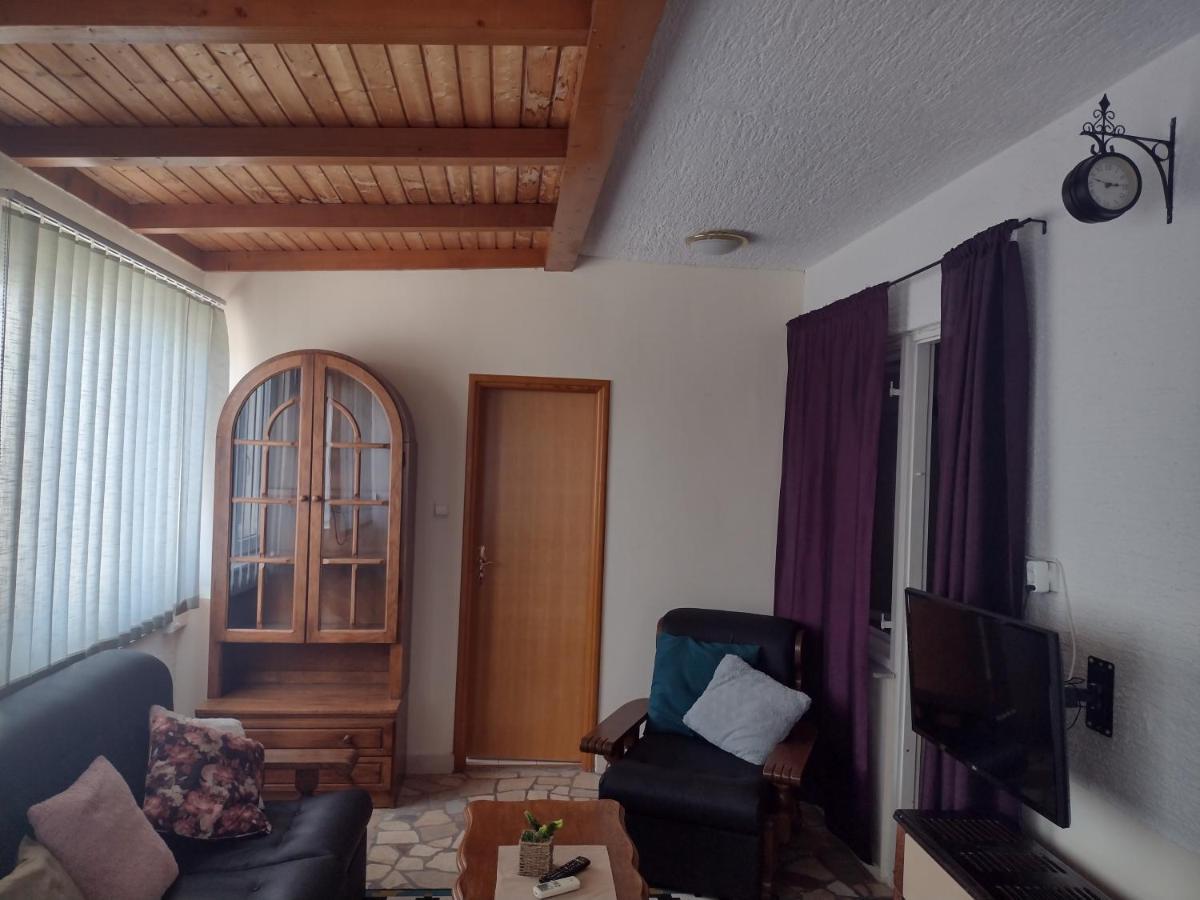 Apartments Vita Novi Vinodolski Buitenkant foto