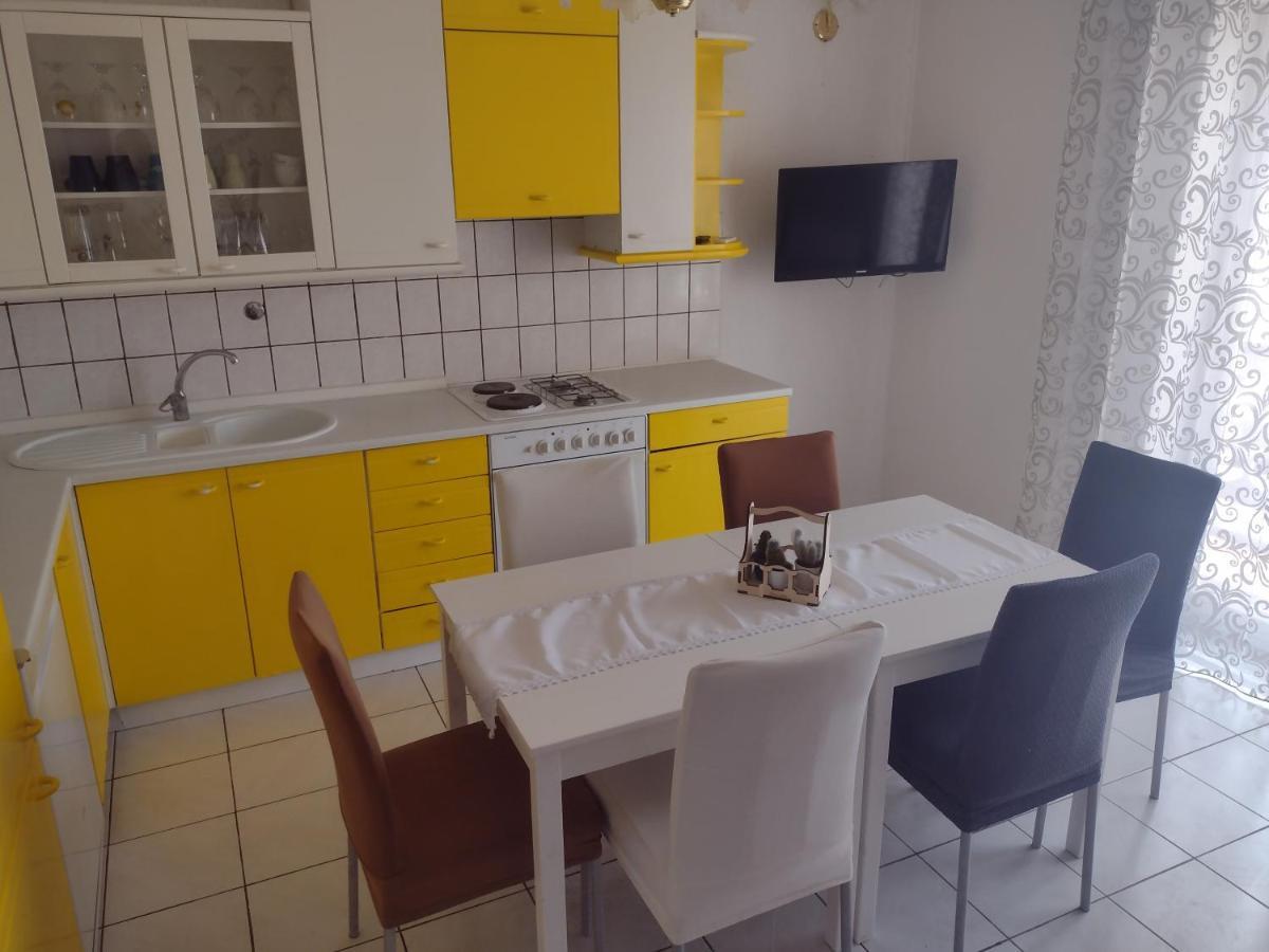 Apartments Vita Novi Vinodolski Buitenkant foto