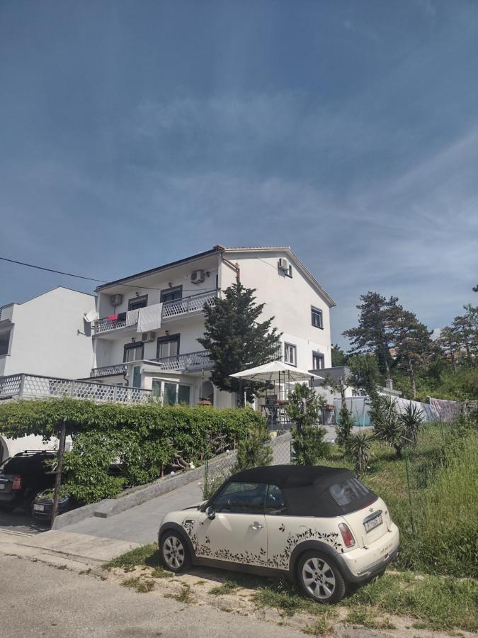 Apartments Vita Novi Vinodolski Buitenkant foto